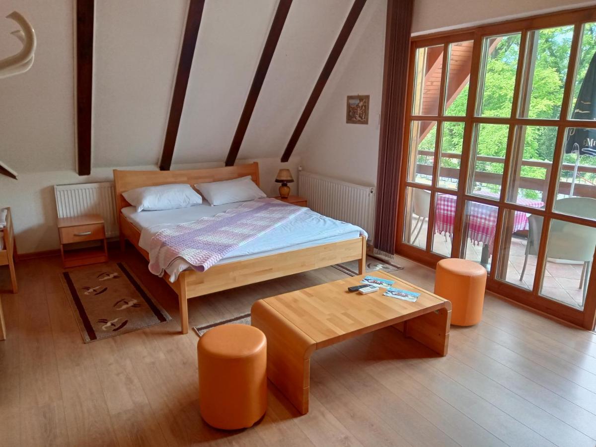 Prenociste/Restoran Lovac Hotel Bihać Eksteriør billede