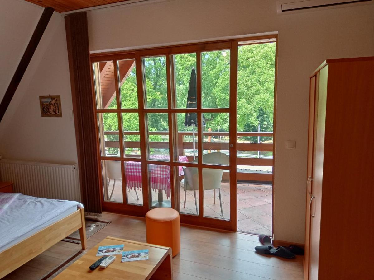 Prenociste/Restoran Lovac Hotel Bihać Eksteriør billede