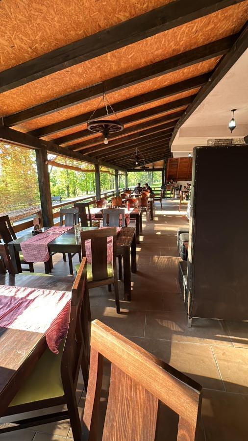 Prenociste/Restoran Lovac Hotel Bihać Eksteriør billede