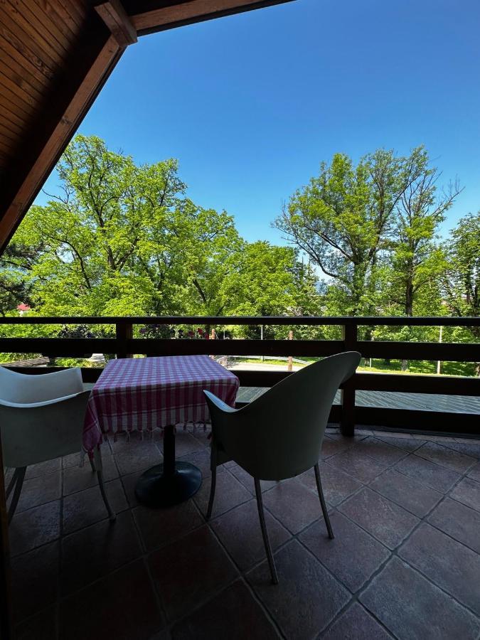 Prenociste/Restoran Lovac Hotel Bihać Eksteriør billede